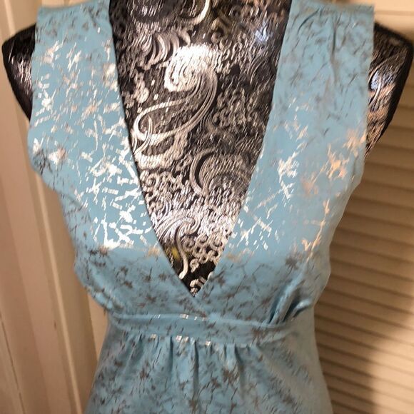 NWOT Grecian Low V-neck Stretch Tunic by Anchor Blue. - Picture 3 of 8